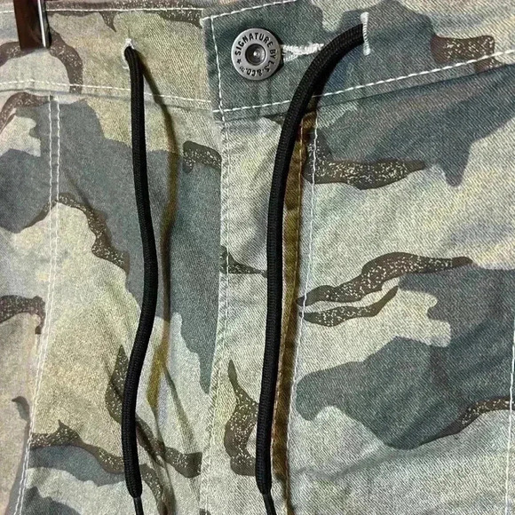 Levi Signature Men's Shorts Big & Tall Size 42 Camo Cargo Shorts Fish Camp Hike - Picture 5 of 8